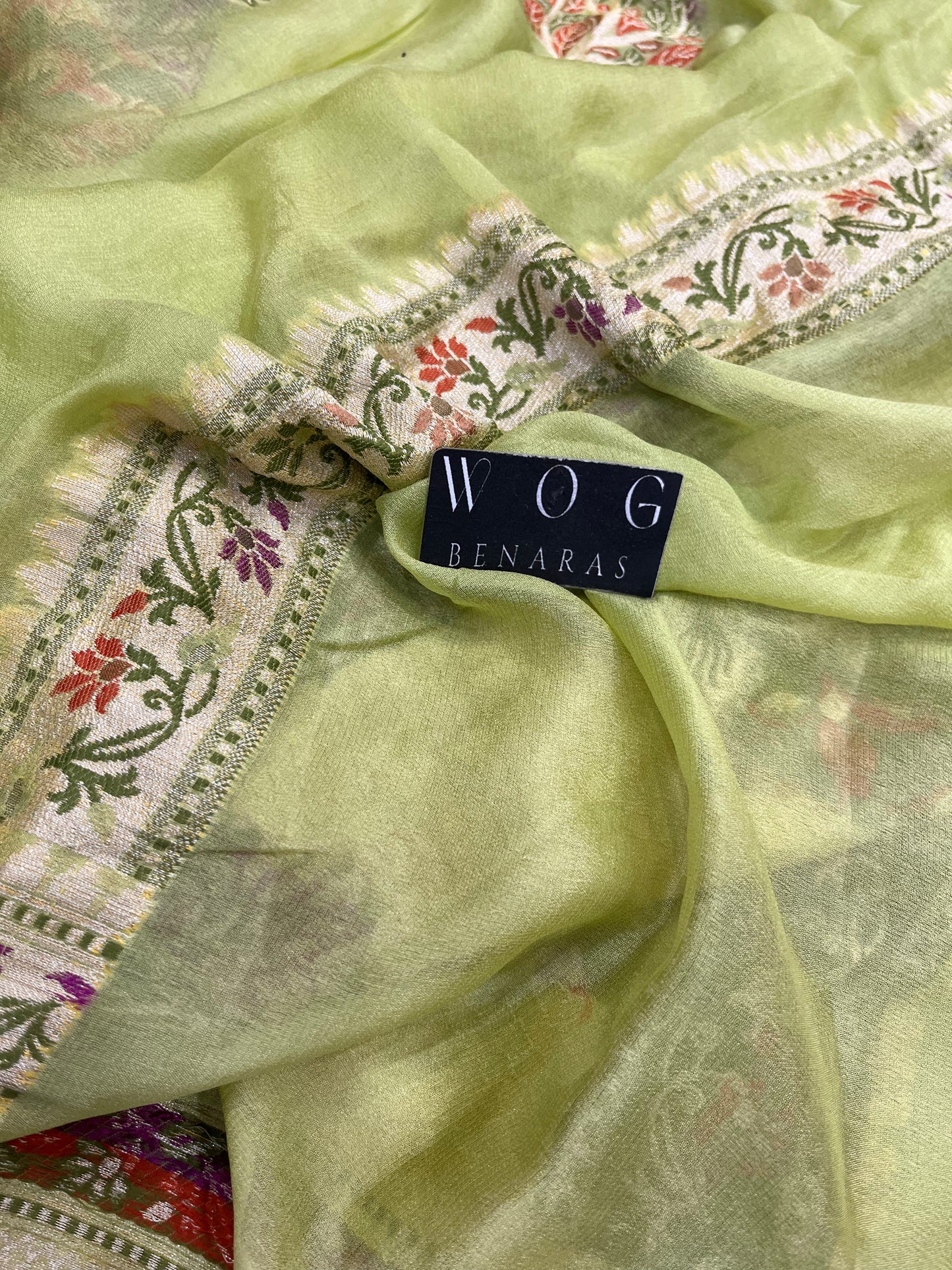 Pure Crep Meenakari Buta in Lime Green