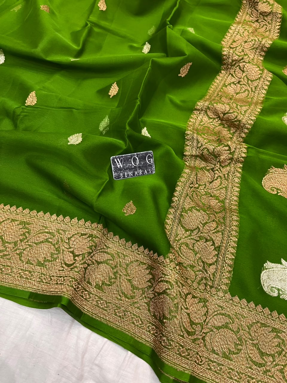 MEHENDI GREEN PURE HANDWOVEN KHADDI CHIFFON SAREE WITH ANTIQUE