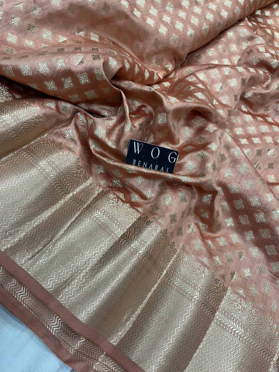 COPPER SHADE PURE CHINIYA SILK BUTA SAREEE