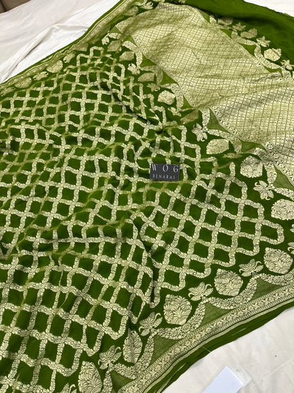 Khaddi Georgette Ghatchola In Mehendi Colour