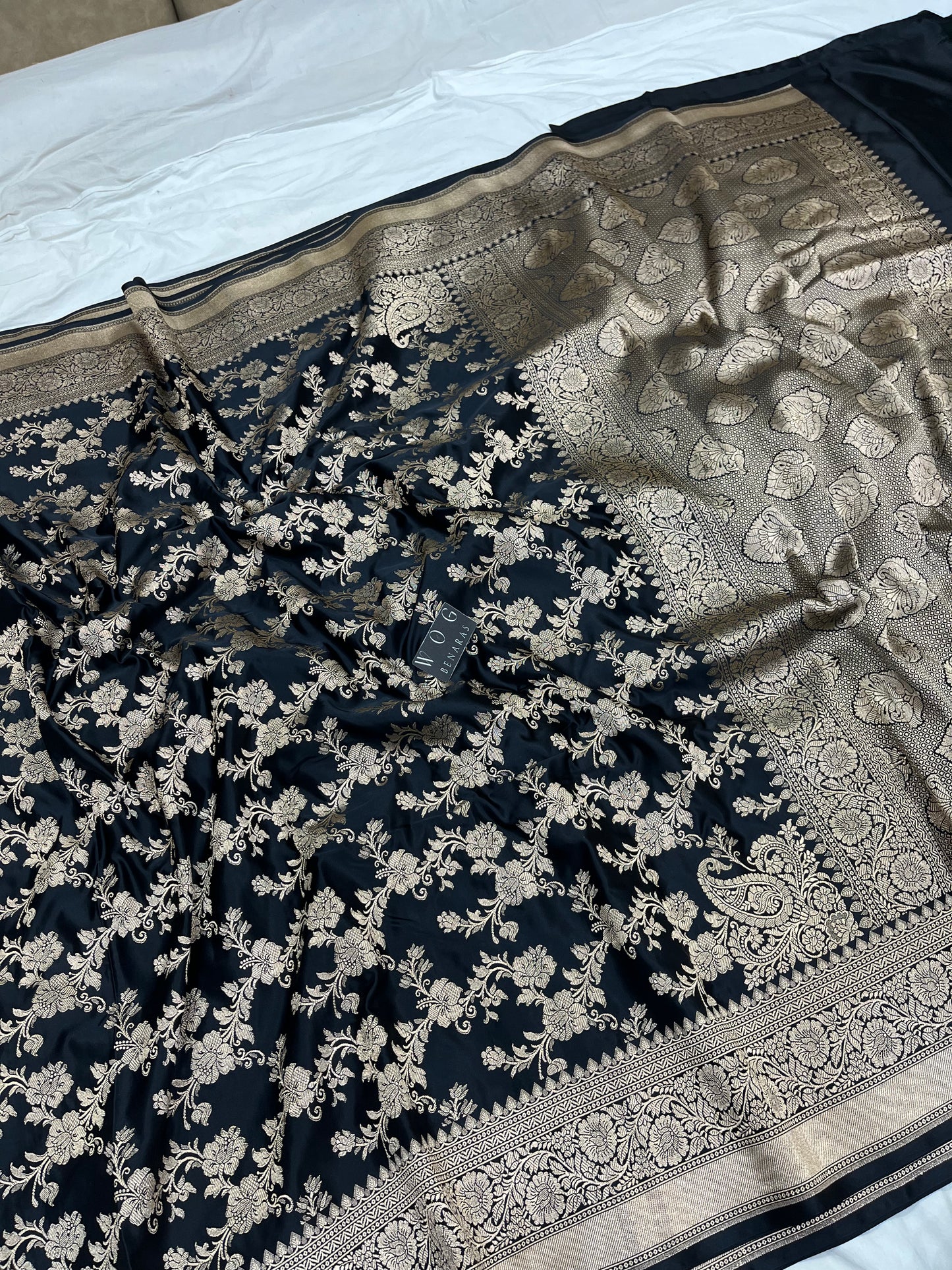 Mashru Jall Saree In Black