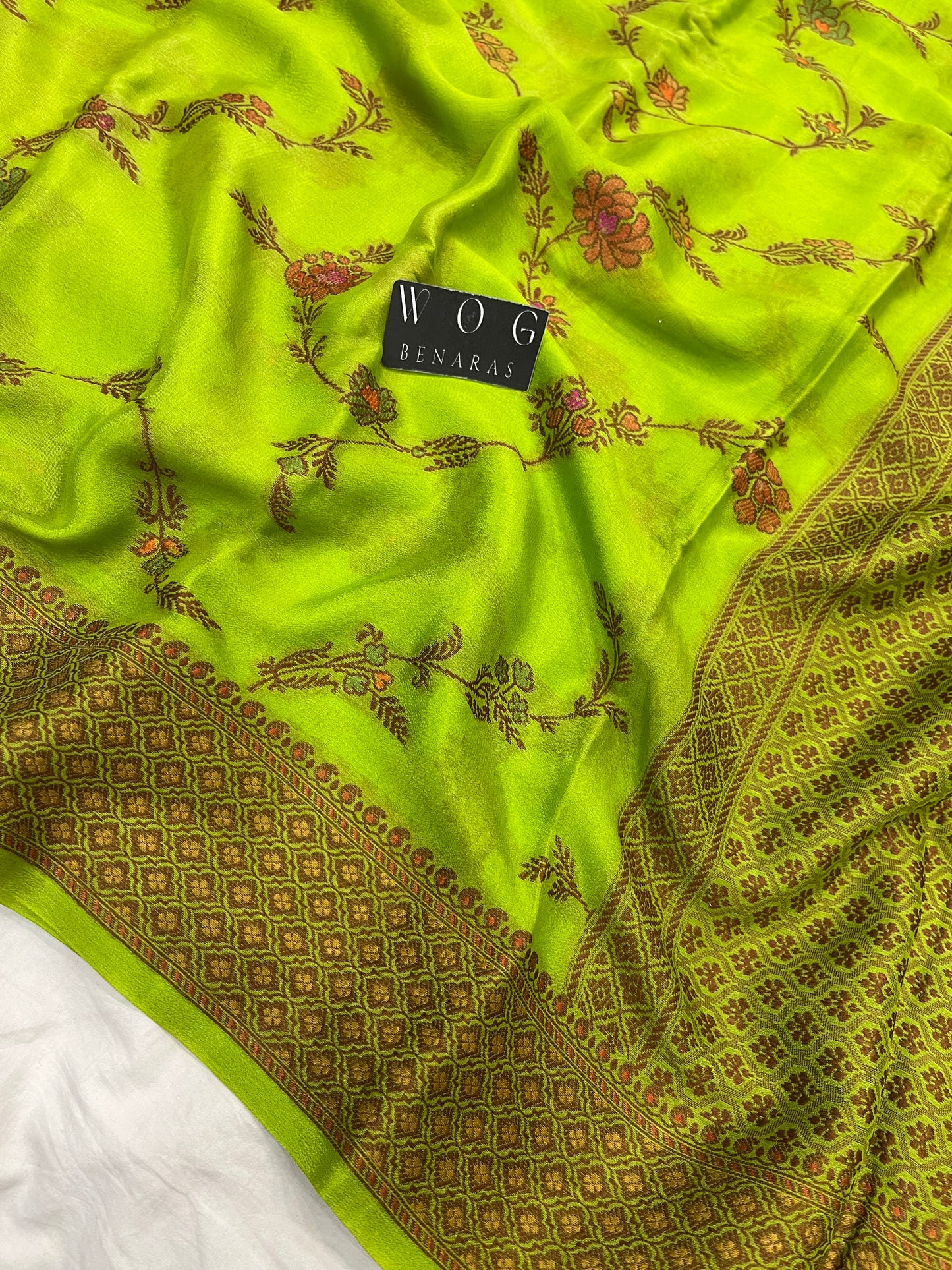 Pure Crep Meenakari Jall In Pista