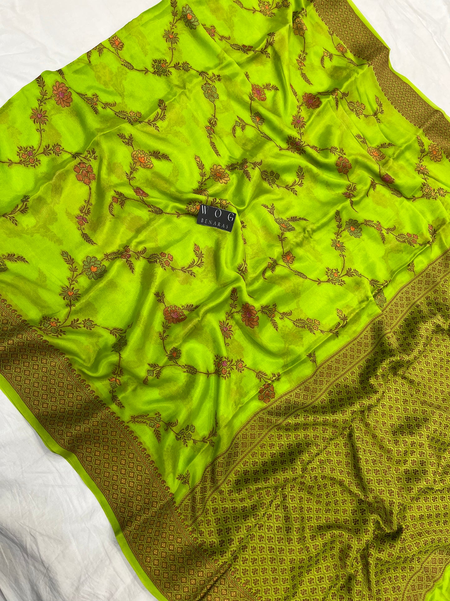 Pure Crep Meenakari Jall In Pista