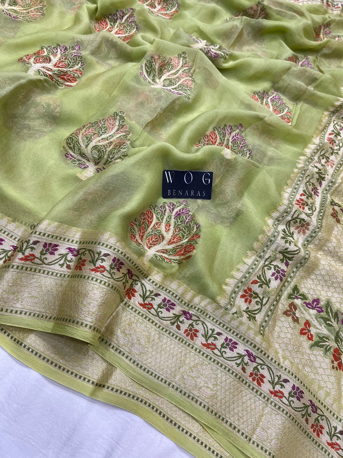 Pure Crep Meenakari Buta in Lime Green