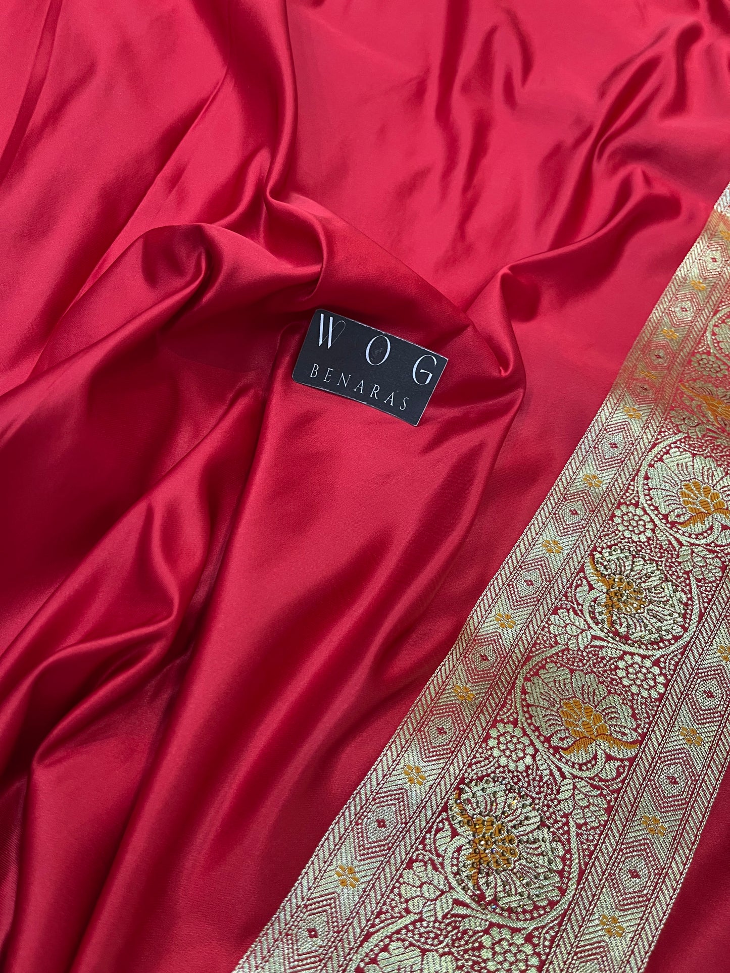 A Bridal Red Banarasi Meenakari jall with Handwork