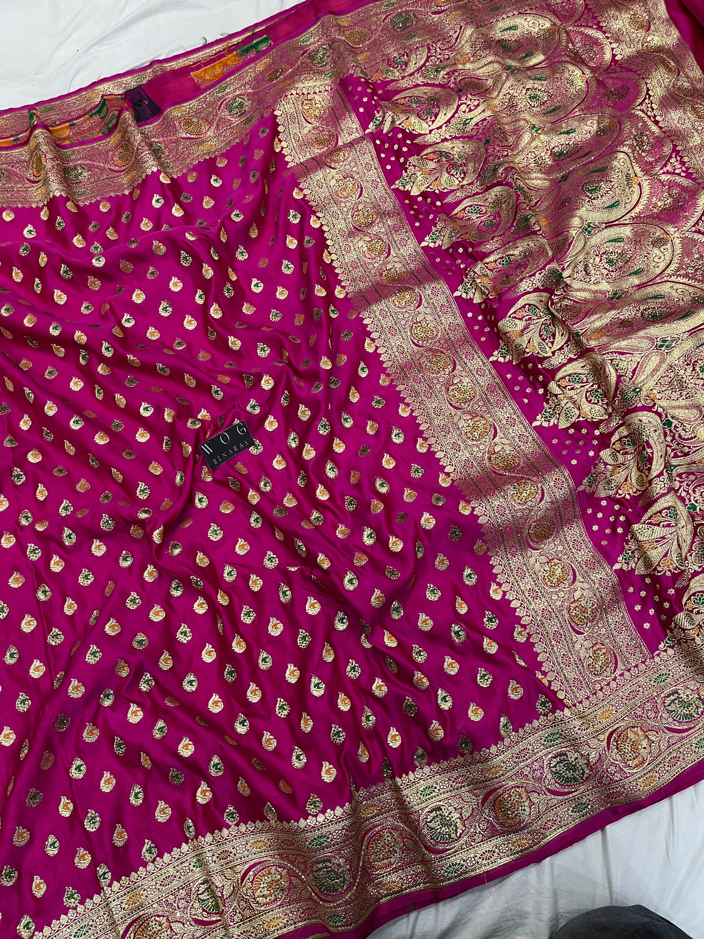 A Bridal Rani Banarasi Meenakari Buti with Handwork